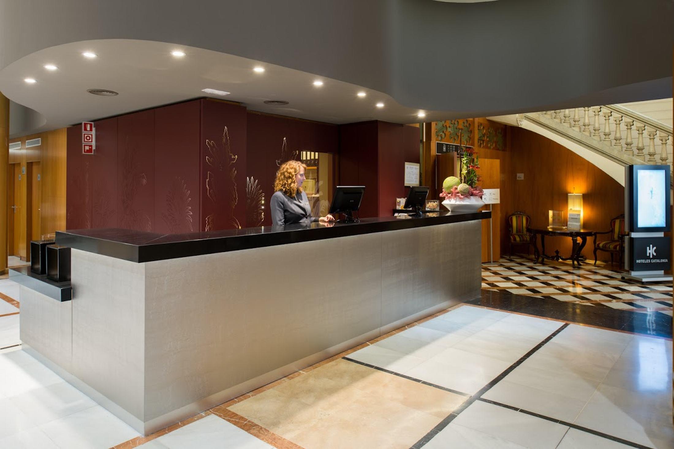 ホテル カタロニア プラザ カタルーニャ バルセロナ エクステリア 写真